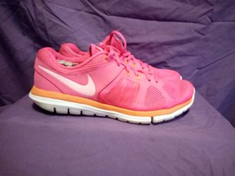 Pink Nikes New Size 7.5m 9.5w