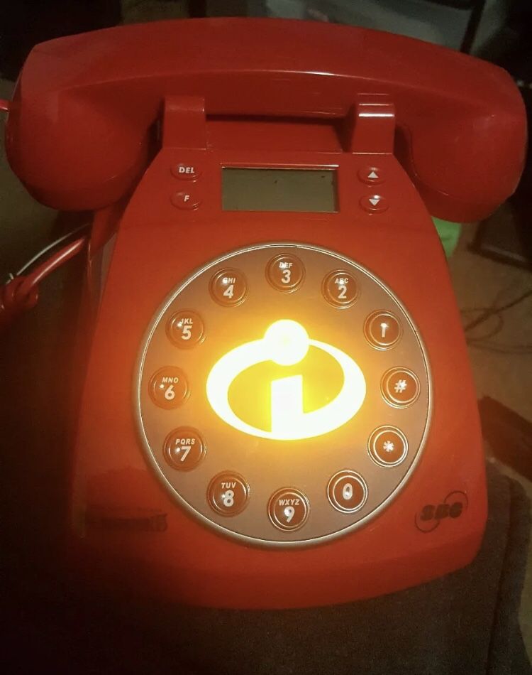 2004 The Incredibles Collector’s Phone