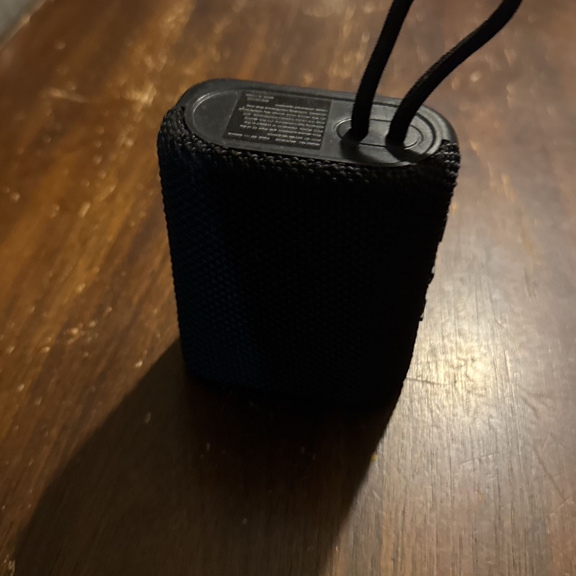 (LOUD) BLUETOOTH SPEAKER