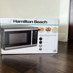 New Hamilton Beach Microwave Oven 