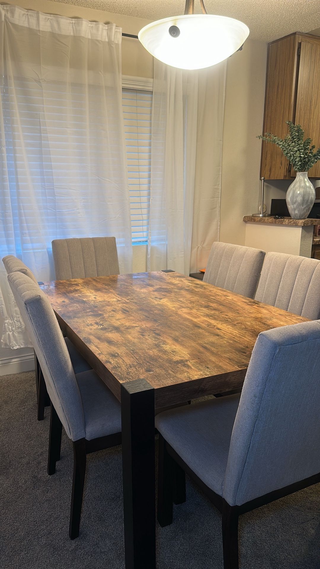 Dining table - 6 Chairs