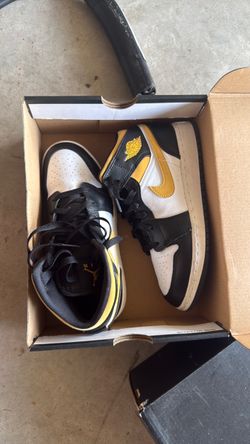 Jordan 1 Mid
