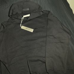 Essentials Hoooide Size Medium 