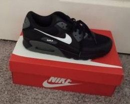 New In Box Air Max Men Size 10. 4o2 383 391o