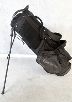 ** TaylorMade Black Pro 8-Way Carry Stand Golf Bag w/ Rain Hood ** LIKE NEW **
