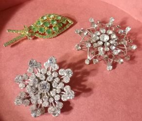 3 Beautiful Vintage Brooches