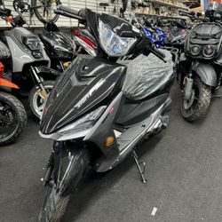 Brand New Viper 150cc Gas Scooter