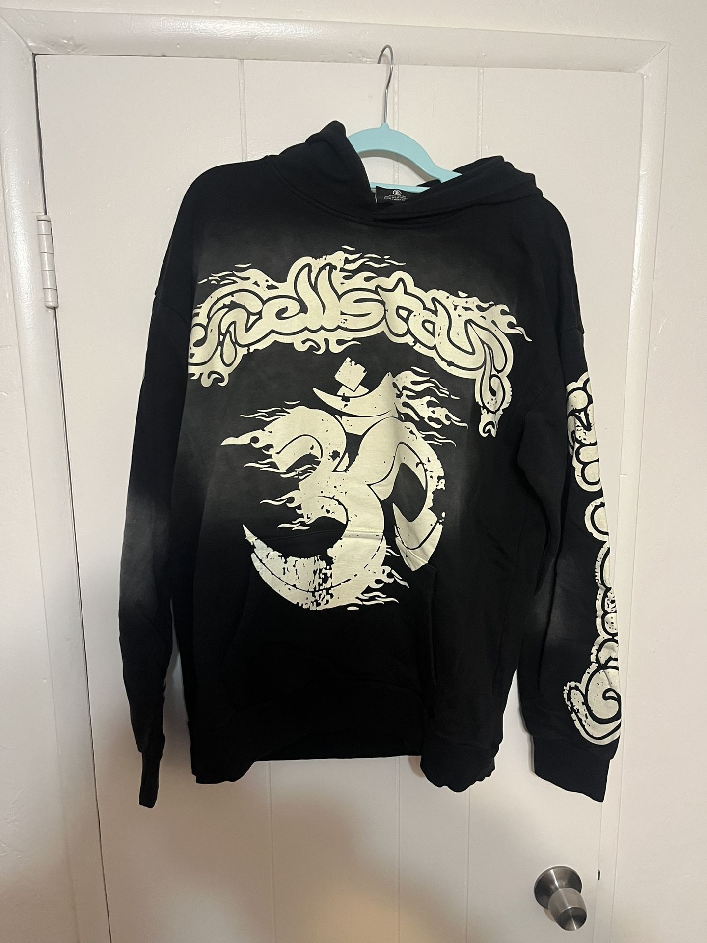 hell star hoodie