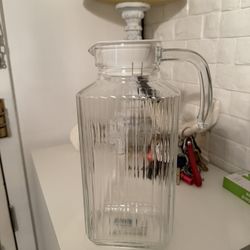 Glass jug