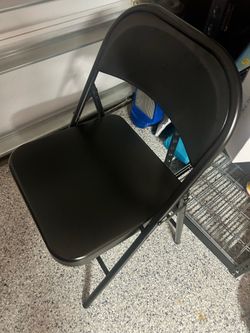 Folding chair (black)
