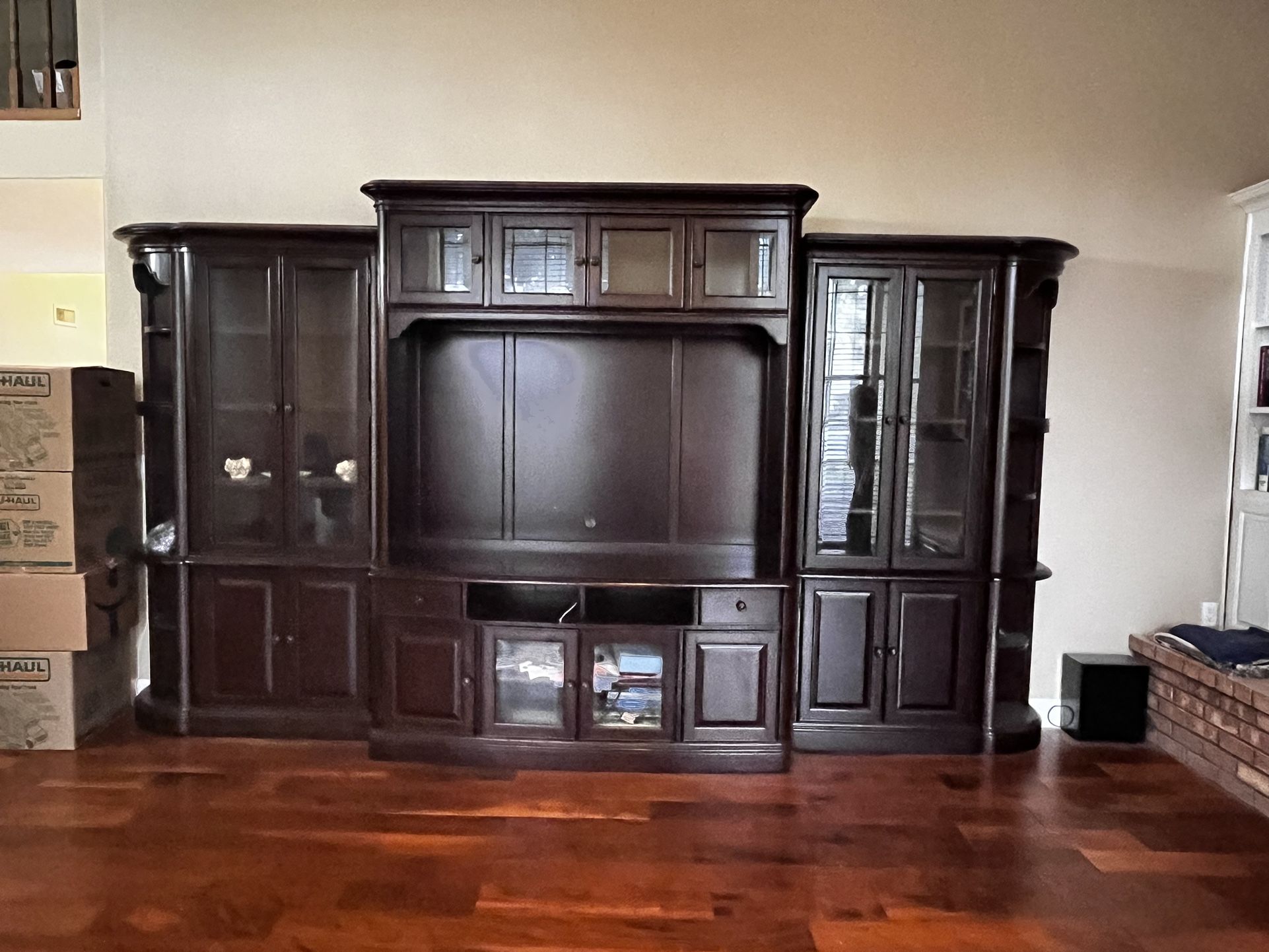 Aspen home Entertainment And Display Center