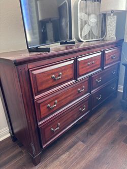 Dresser