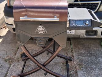 Brand new Pit Boss Mahagany 260