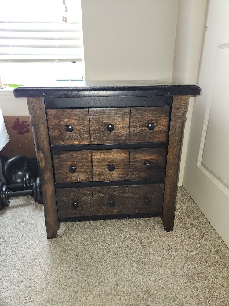 Nightstand/End Table