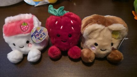 Palm Pals Plush Bundle