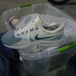 10.5 Nike Sneakers 