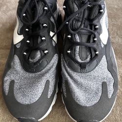 Grade School Youth Size Nike Air Max 270 React Athletic Fashion Size 9 Excellent Condition 