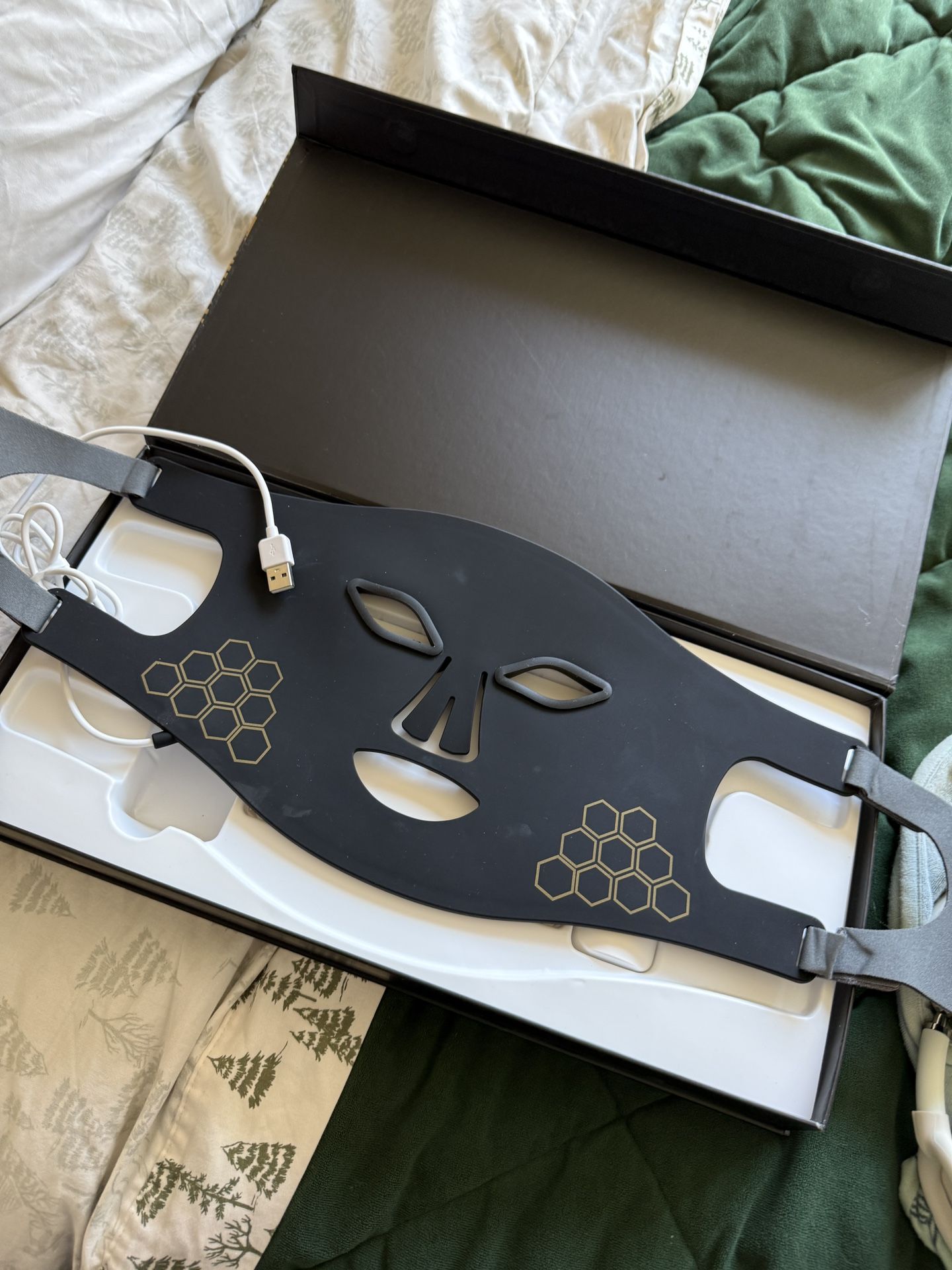 LED Light Therapy Face Mask