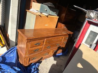 8 drawers