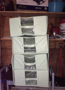 4 plastic draws can be separated almost new