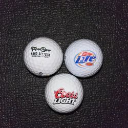 3 Golf Balls 