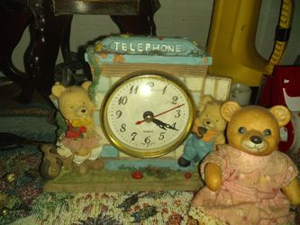 Teddy bear clock n decor