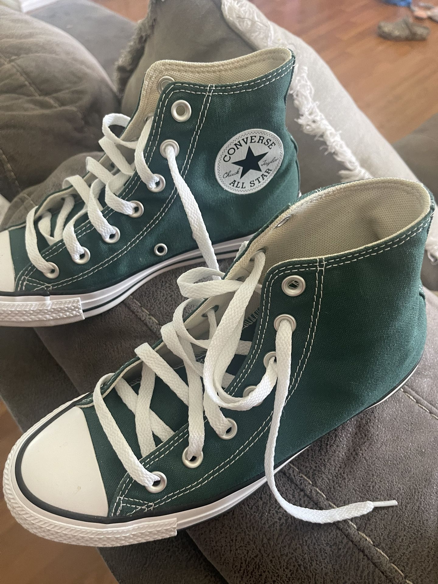 Size 7 Converse