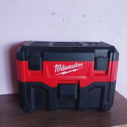 Vacuum Milwaakee M18 
