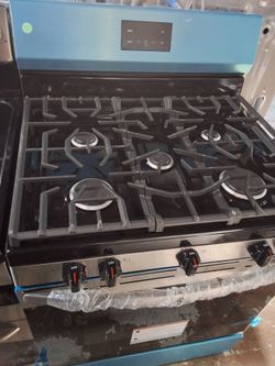 Frigidaire 30" 5 burners stove featuring in Stainless Steel finish with (5.1 cu.ft.) capacity.