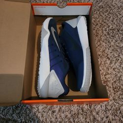 Size 12 NIKE mens shoes