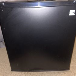 Kenmore Mini Fridge