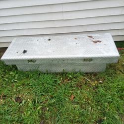 Diamond Plated Truck Box