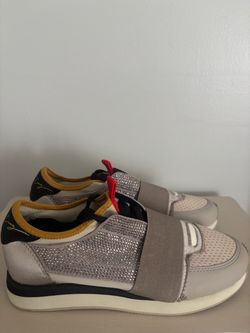 Lola Cruz sneakers