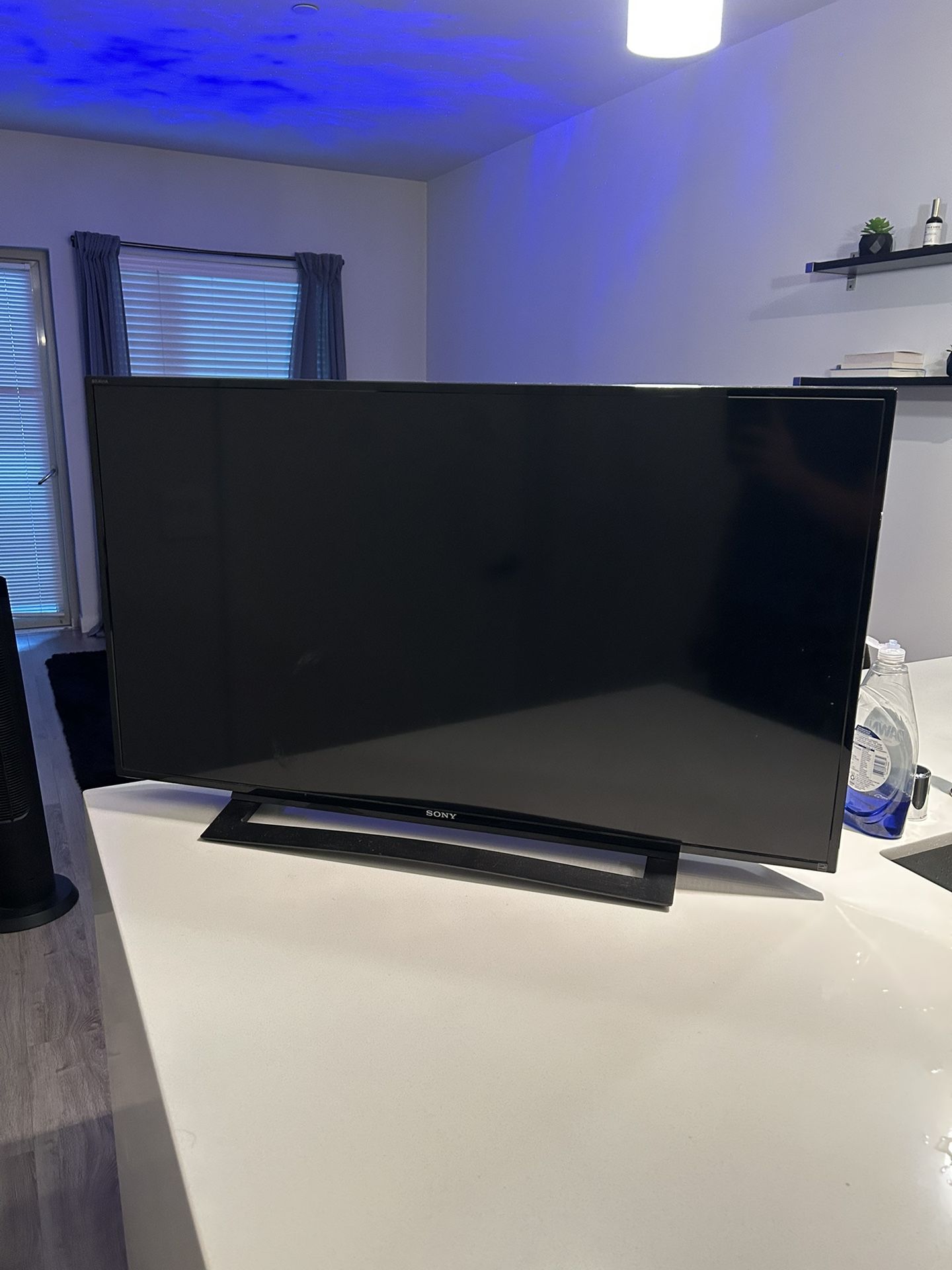 40 Inch Multisystem LED TV