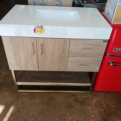 36" Vanitty With Self Closing Doors 