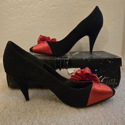 Vintage Old Stock NIB Black Pump Red Bow Shoes