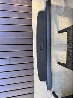OEM Audi Q7 Retractable Cargo Cover / Trunk Privacy Shade – Black (Fits 2017–2024 Q7 & SQ7)