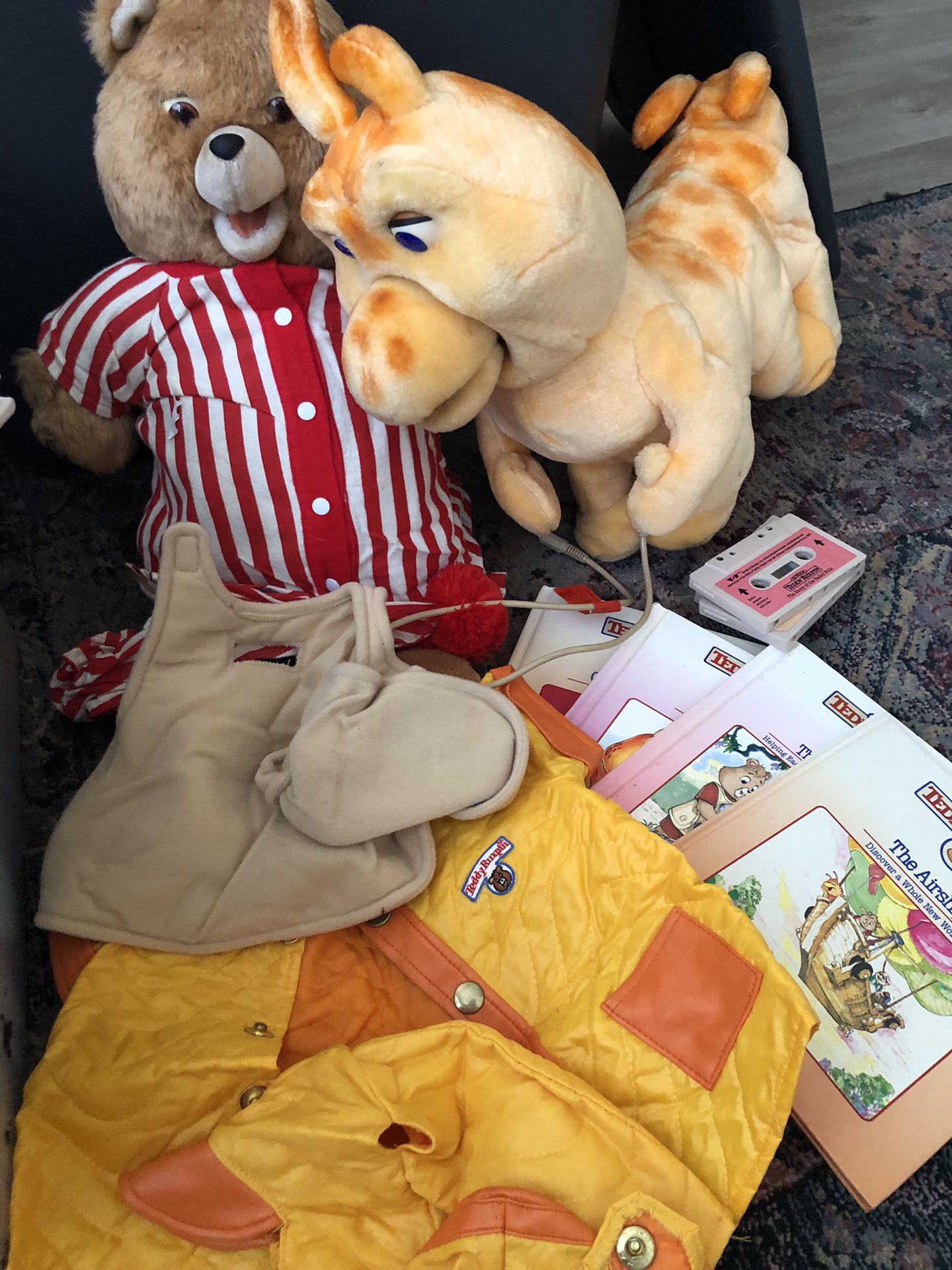 Teddy Ruxpin & Grubby Bundle Tapes Clothing vintage 80s Toys 