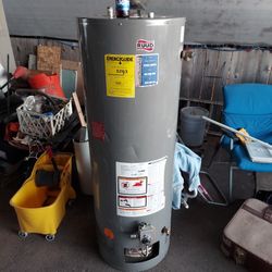 40 Gallon Used Gas Hot Water Heater Rheem 40 GAL Hot Water Heater