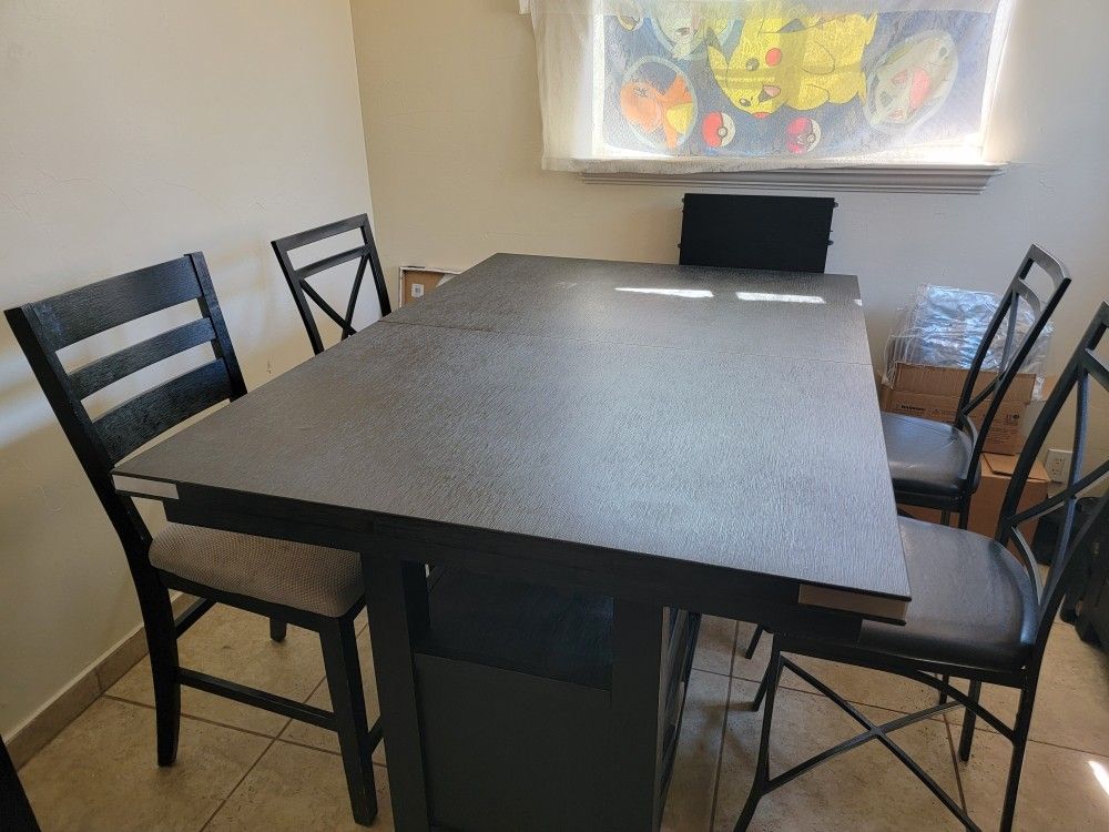Extendable Black Table