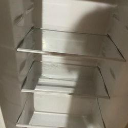 Avanti refrigerator small