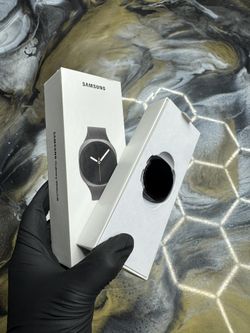 Samsung - Galaxy Watch8 Smartwatch 40mm LTE