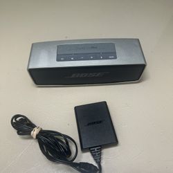 BOSE SOUNDLINK MINI 1 BLUETOOTH SPEAKER  With Power Cord clean. Used good condition with minor cosmetic blemishes. The unit is in excellent condition 