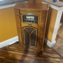 Antique Radio And Console 