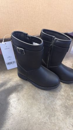 Girls boots
