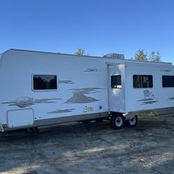 2005 Holiday Rambler Travel Trailer 29FT Slideout