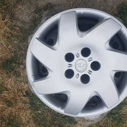 Camry 16 Inch Stock Rims With Hubcaps