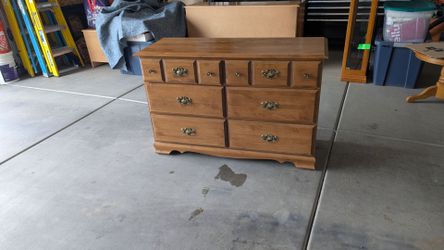 1 dressers, 2 side tables, 1 mirror