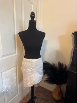 White skirt floral embroidered print