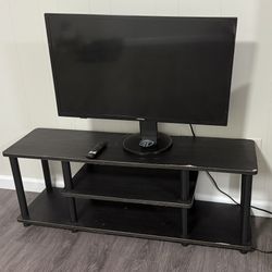 32-inch Best Buy TV (Model TF-32A710U21) – Great Condition (Table Free) 
